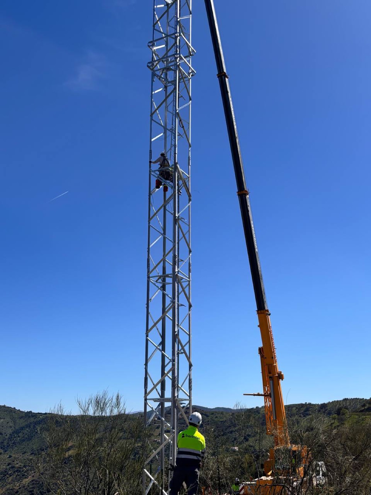 Despliegue de fibra y cobertura en zonas rurales: cerrar la brecha digital